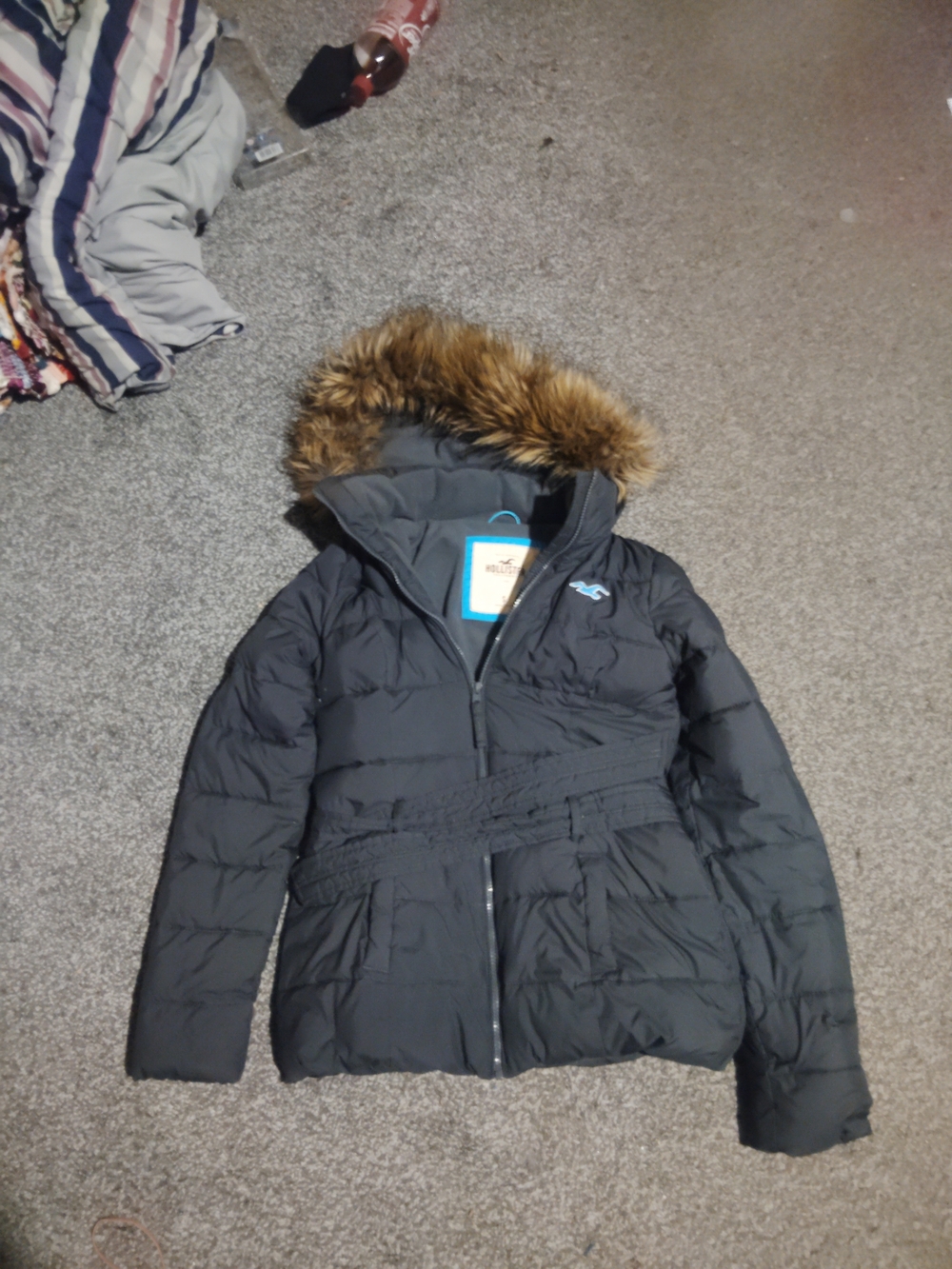 Hollister Women's Charcoal Puffer Jacket with Faux-Fur Hood